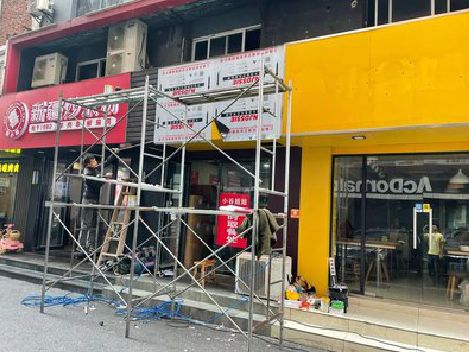 汝阳制作广告招牌如何避免它发黄？